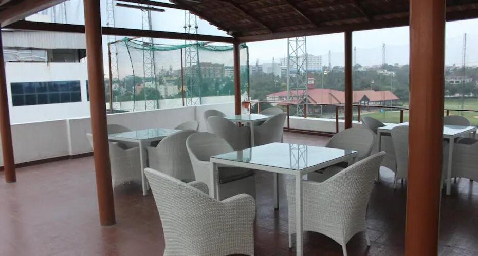 Mak Hotel Bangalore Exterior photo