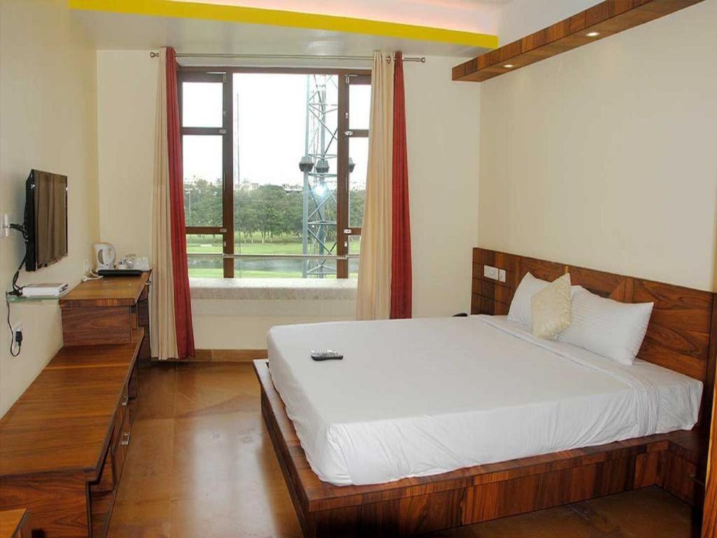 Mak Hotel Bangalore Exterior photo
