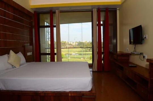 Mak Hotel Bangalore Exterior photo